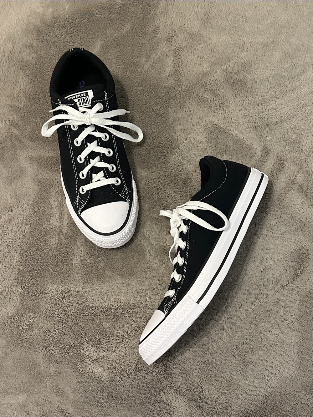 Converse (BRAND NEW) Sneakers